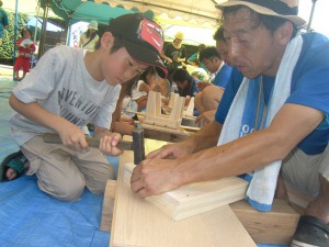 防水が本業なのに、なぜかいつも木工担当、中村さん。