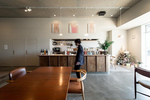 EIGHT ART HOUSE + LOOM